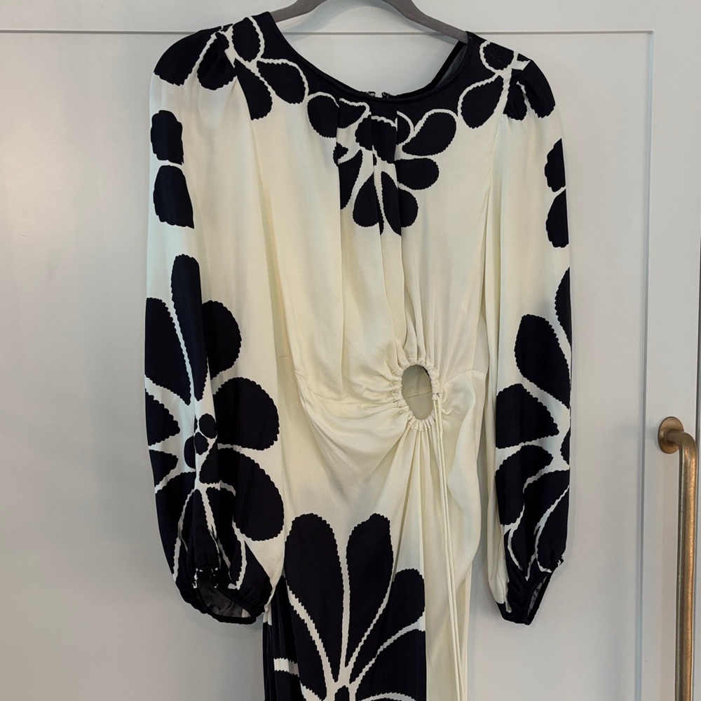 FARM Rio Navy and off White Floral Midi Dress